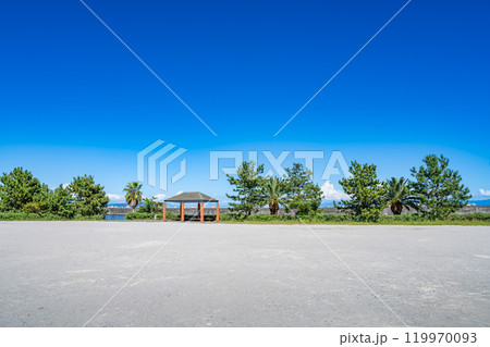 焼津市の親水公園ふぃしゅーなから見た風景(静岡県) 119970093