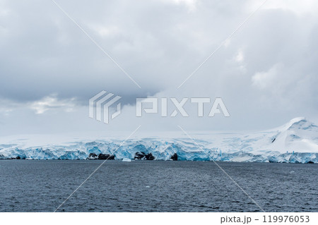 Landscape of the Antarctic Peninsula Landscape of the Antarctic Peninsula 119976053