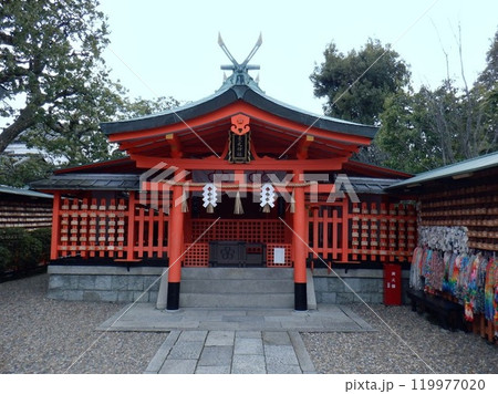 伏見稲荷の境内にある東丸神社 伏見稲荷の境内にある東丸神社 119977020