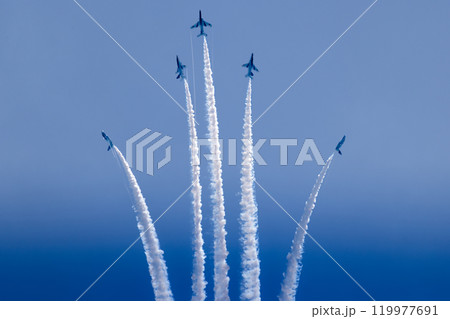ブルーインパルスアクロバット飛行スタークロス 119977691