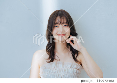 若い女性のビューティーイメージ 119978468