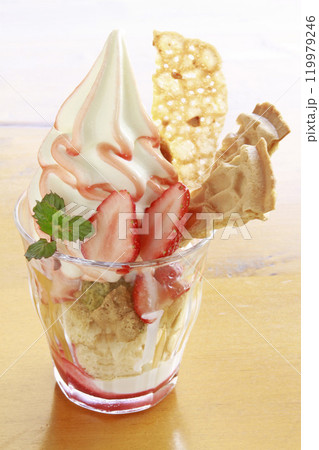 ストロベリーパフェ いちごパフェ イチゴパフェ 北海道産ソフトクリーム 北海道スイーツ ストロベリーパフェ いちごパフェ イチゴパフェ 北海道産ソフトクリーム 北海道スイーツ 119979246