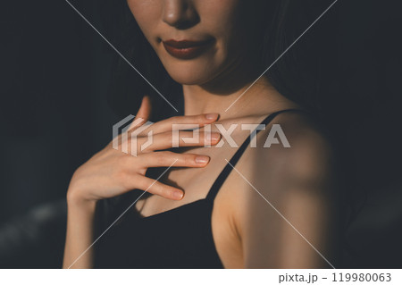 若い女性のビューティーポートレート 119980063