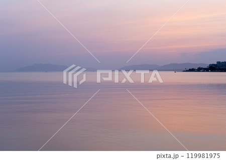 島根県松江市 宍道湖の夕日 島根県松江市 宍道湖の夕日 119981975