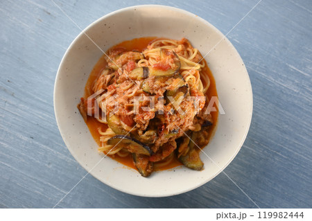 ナスとツナのトマトソースのパスタ 119982444