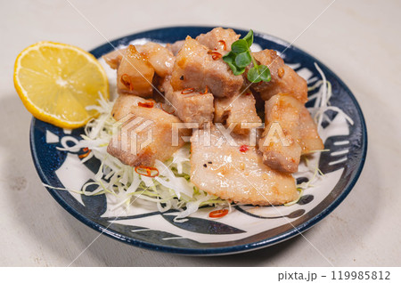 豚バラ味付け肉のソテー 119985812