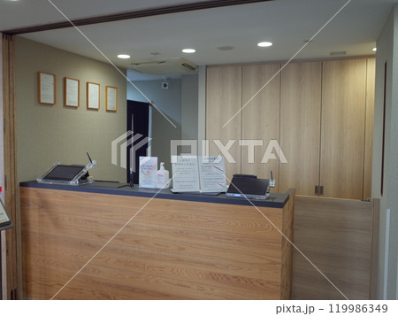 ビジネスホテルのフロント風景_函館 ビジネスホテルのフロント風景_函館 119986349