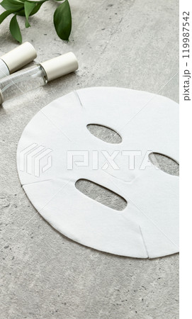 フェイスパックと美容液 シートマスクのイメージ素材 フェイスパックと美容液 シートマスクのイメージ素材 119987542