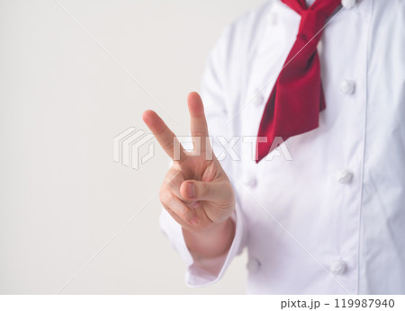 料理人の男性 119987940