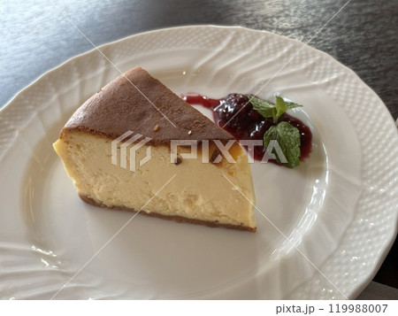 カフェで食べるスイーツ 119988007