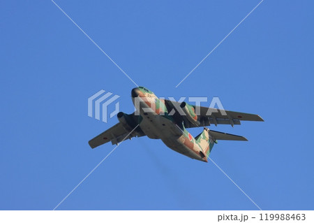 上昇するC-1輸送機 上昇するC-1輸送機 119988463