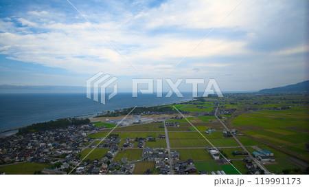 秋の富山県の一級河川黒部川の河口付近 秋の富山県の一級河川黒部川の河口付近 119991173