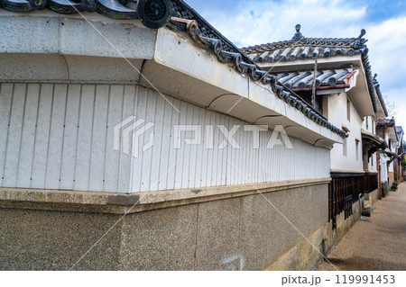 【重要伝統的建造物群保存地区】脇町南町重要伝統的建造物群保存地区 土塀と白壁の家並み 徳島県美馬市 【重要伝統的建造物群保存地区】脇町南町重要伝統的建造物群保存地区 土塀と白壁の家並み 徳島県美馬市 119991453