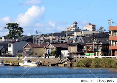 汐見公園から眺めた坂井市龍翔記念館 119994055