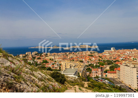 Aerial view of Frioul islands, the Chateau d'If (If castle) and the town of Marseille, France 119997301