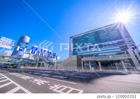 日本の横浜都市景観 新時代へ…道路整備も完了…新横浜駅や横浜プリンスHなどを望む。希望の光…=7日 日本の横浜都市景観 新時代へ…道路整備も完了…新横浜駅や横浜プリンスHなどを望む。希望の光…=7日 120002201