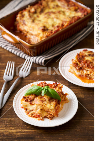 取り分けたラザニア 取り分けたラザニア 120003250
