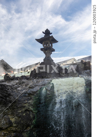 草津温泉の湯畑 石灯篭 草津温泉の湯畑 石灯篭 120003925