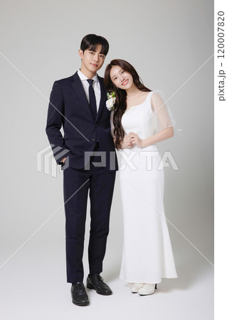 A beautiful couple in their 20s about to get married A beautiful couple in their 20s about to get married 120007820