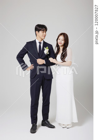 A beautiful couple in their 20s about to get married A beautiful couple in their 20s about to get married 120007827