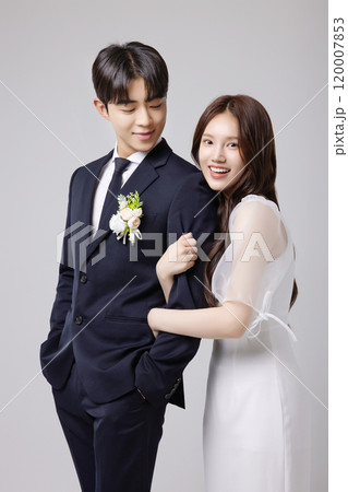 A beautiful couple in their 20s about to get married A beautiful couple in their 20s about to get married 120007853