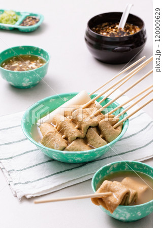 Odeng and odeng soup plated with a snack bar atmosphere 120009629