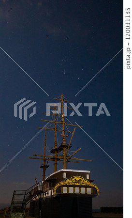星空を帆船が通る 120011135