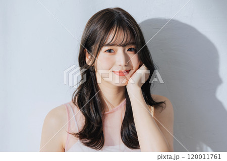 若い女性のビューティーイメージ 120011761