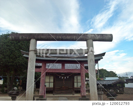 賀茂神社(2024.10.28) の御祭神は賀茂別雷命(かもわけいかづちのみこと) 社前の鳥居 120012793