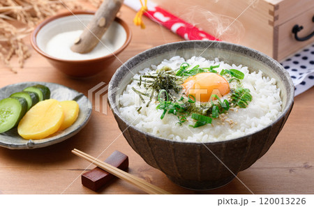 とろろご飯 ( 炊き立てご飯と山芋の相性抜群 ) とろろご飯 ( 炊き立てご飯と山芋の相性抜群 ) 120013226