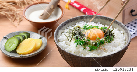 とろろご飯 ( 炊き立てご飯と山芋の相性抜群 ) とろろご飯 ( 炊き立てご飯と山芋の相性抜群 ) 120013231