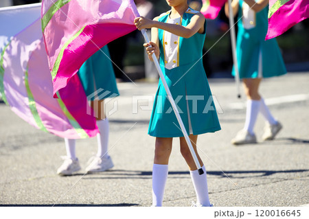 マーチングバンド　パレード　楽器 120016645