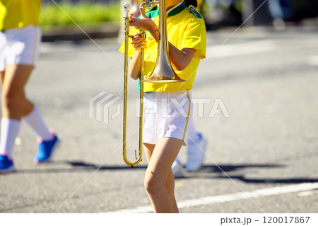 マーチングバンド　パレード　楽器 120017867