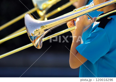 マーチングバンド　パレード　楽器 120018296