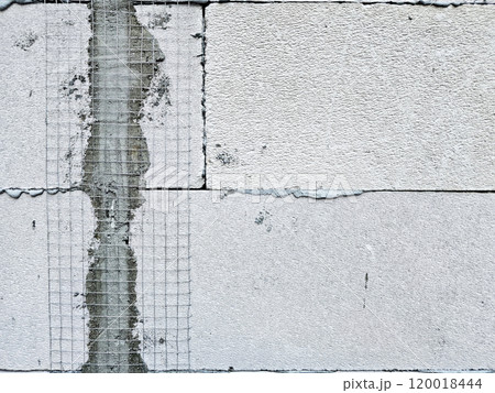 Wire Mesh on Lightweight Concrete Wall for Crack Protection. Wire Mesh on Lightweight Concrete Wall for Crack Protection. 120018444