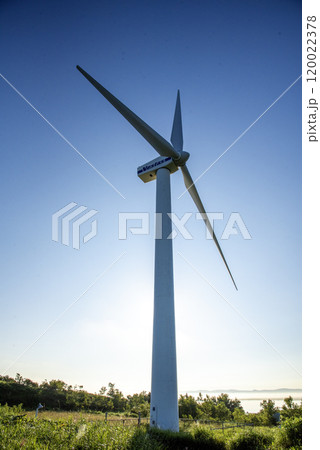 小型の風力発電 縦アングル 小型の風力発電 縦アングル 120022378