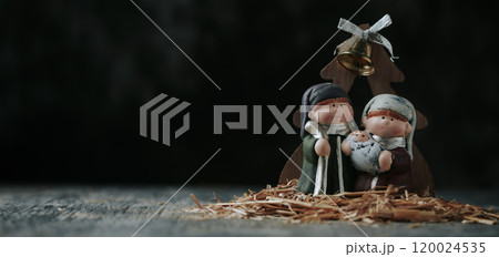 nice and childish holy family, panoramic format 120024535
