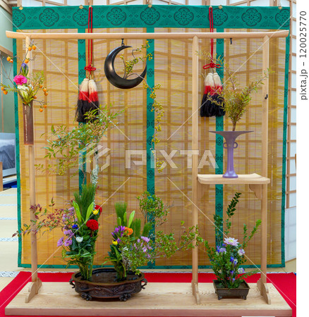 華道　秋の花衣桁の生花 120025770