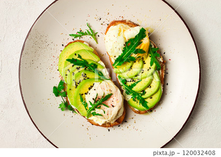 sandwich with cream cheese, sliced avocado and boiled egg, arugula, on grainy bread, homemade, breakfast, no people, sandwich with cream cheese, sliced avocado and boiled egg, arugula, on grainy bread, homemade, breakfast, no people, 120032408