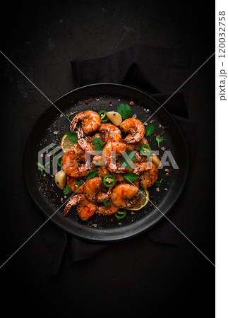 Fried shrimp, headless, with spices, grilled, homemade, no people, Fried shrimp, headless, with spices, grilled, homemade, no people, 120032758