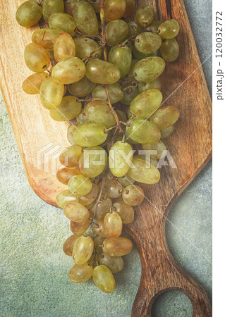 a branch of white grapes, wine grapes, Georgian grape variety Rkatsiteli, top view, 120032772