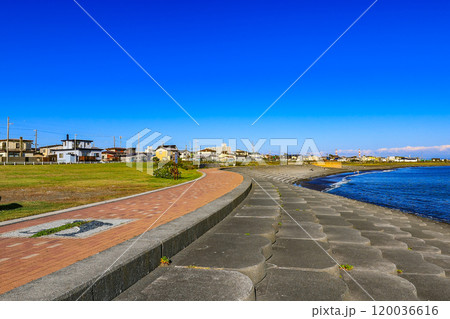 北海道　苫小牧市　苫小牧漁港近くにある ふるさと海岸 120036616