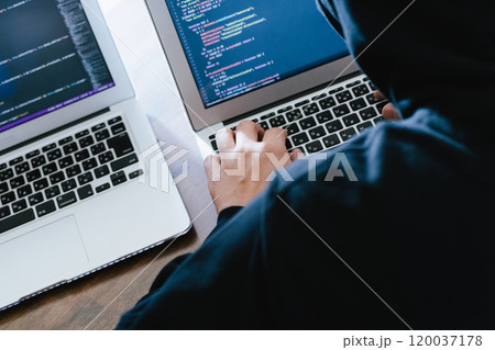 ハッカーの手元 120037178