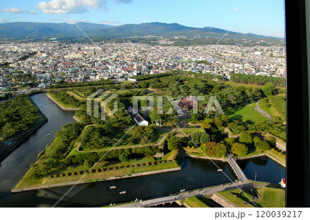 北海道　函館市　五稜郭タワーより五稜郭を望む　 120039217