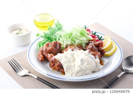 チキン南蛮　（ 鶏から揚げの甘酢漬け ） タルタルソース 120040670