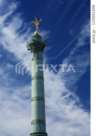 バスティーユ広場の7月革命記念柱 バスティーユ広場の7月革命記念柱 120042886