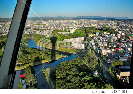 北海道　函館市　五稜郭タワーより南東を望む 120043033
