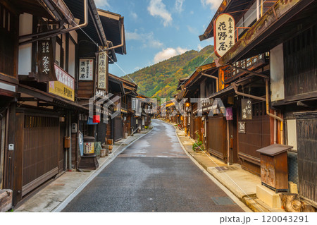 秋の奈良井宿 中山道 秋の奈良井宿 中山道 120043291