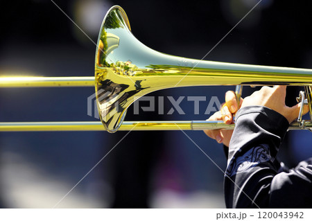 マーチングバンド　パレード　楽器 120043942