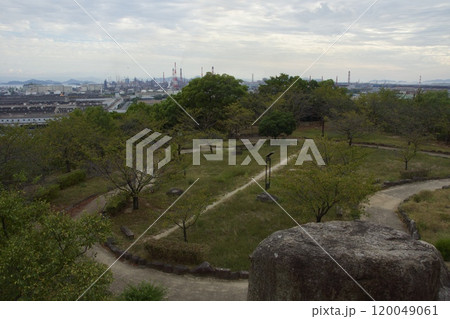 亀島山の夕暮れ　水島工場地帯　花と緑の丘公園 120049061